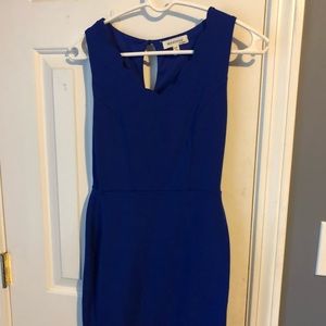 Cute scalloped pencil dress!